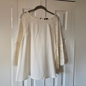 New Direction Ladies Top With Lace Size L